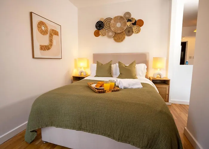 Boho Style - King Bed, Central, Super Fast Wi-Fi
