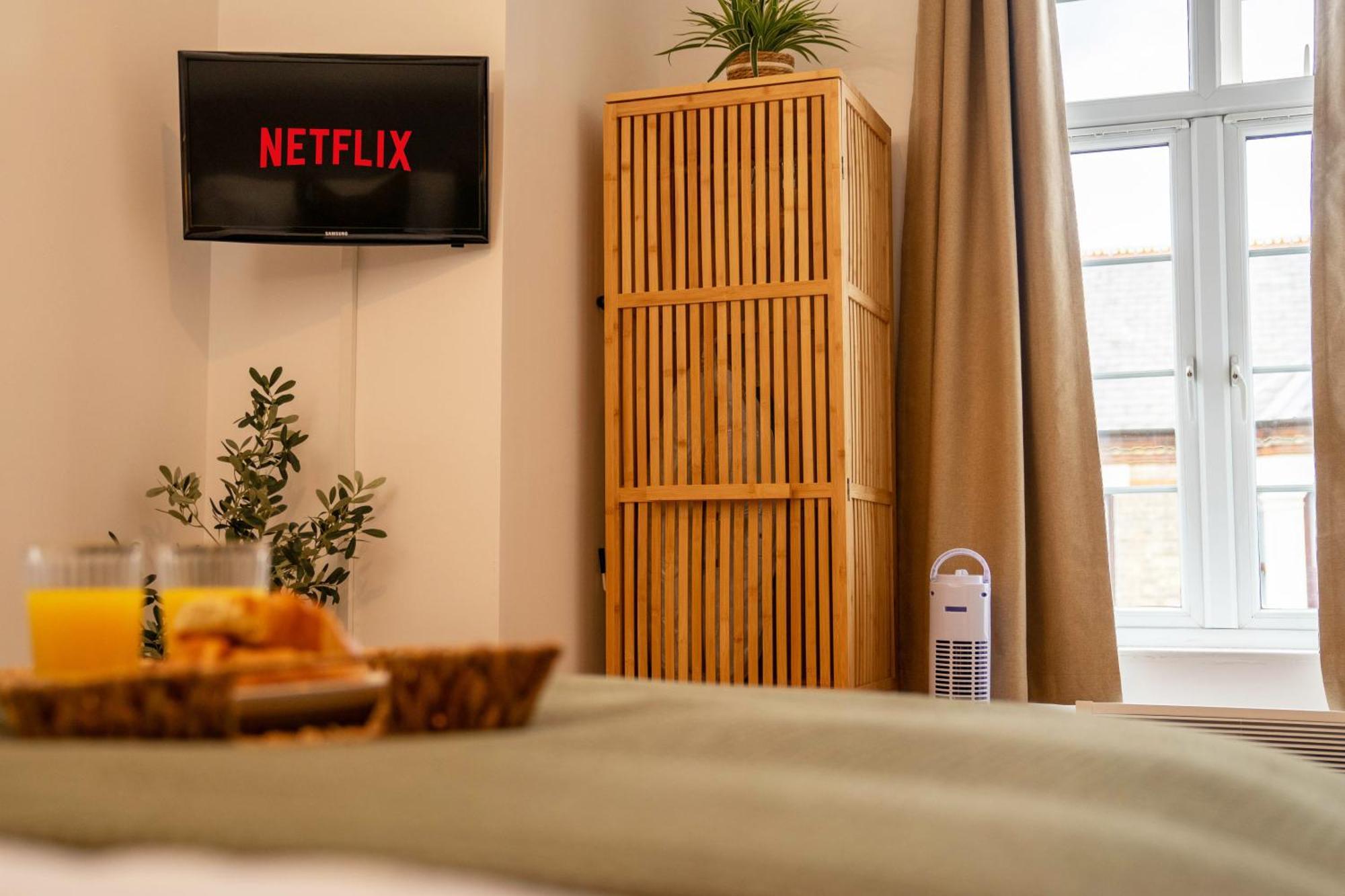 Boho Style - King Bed, Central, Super Fast Wi-fi Apartment